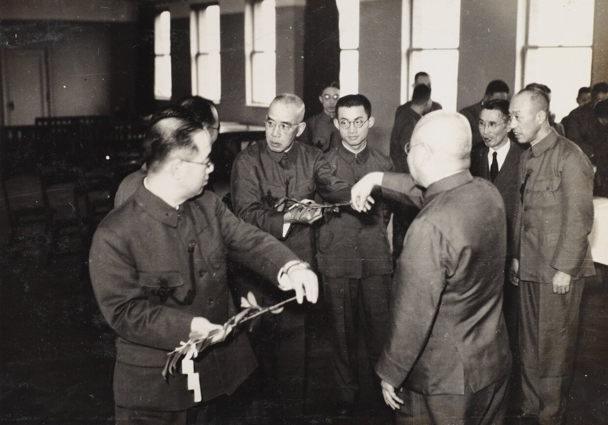 Yoshiro Obayashi (center) at オンライン カジノ 安全 性 50th founding anniversary celebration