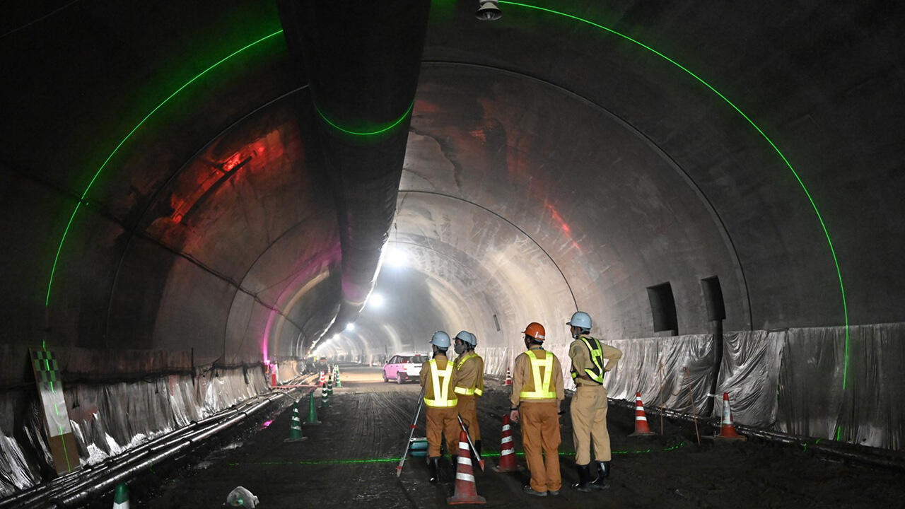 新しい オンライン カジノを用いたトンネル内での新しい オンライン カジノ風景