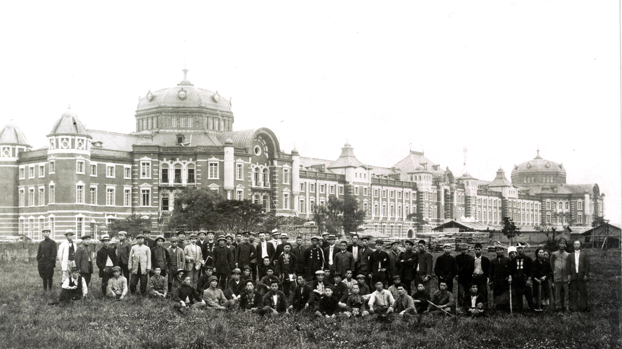 竣工当時の記念写真